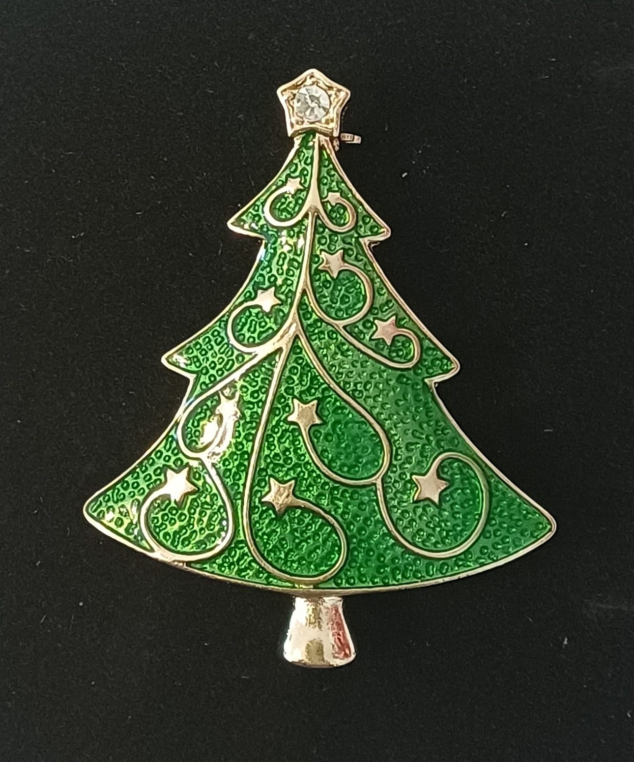 Green and gold Christmas tree brooch